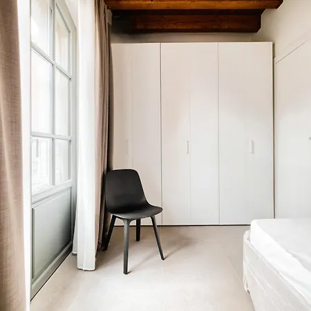 Luxury 5br Retreat Near Navigli *
