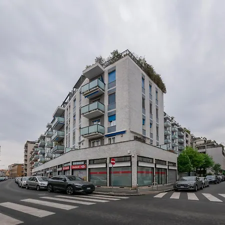Apartment I-host - Spacious 3br - Balcony - Sleeps 7 *