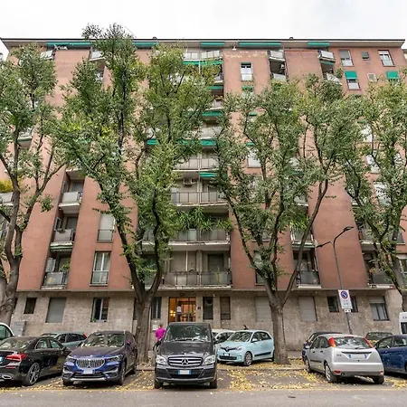 La Madonnina -modern In Tortona District Apartamento