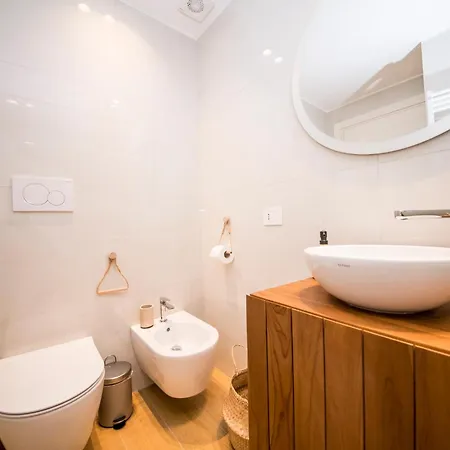 Apartment Mahon 1br Superior - Quiet, Near Tram, Metro, Duomo, Station