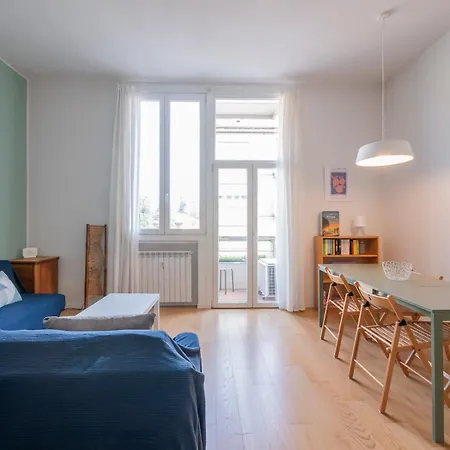 M2 Stylish Within Walking Distance Of The Navigli District Apartment Milan