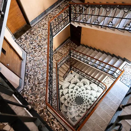 Elegante E Spaziosa Per Gruppi E Famiglie, 2 E 2 Bagni, Nel Cuore Di Milano, Con Affaccio Su Piazza Gramsci Daire Milano
