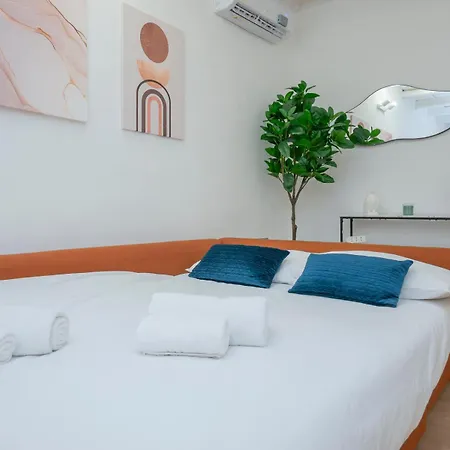 I-host Ornato - Spacious 2br For 10 Guests With 3 Bathrooms *