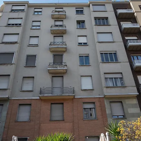 Elegante E Spaziosa Per Gruppi E Famiglie, 2 E 2 Bagni, Nel Cuore Di Milano, Con Affaccio Su Piazza Gramsci Daire Milano
