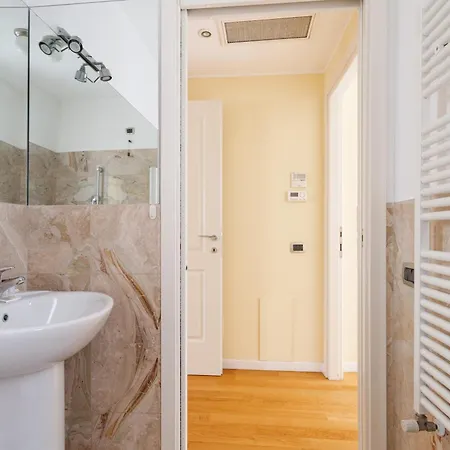 Apartment Guesthost - Modern Bocconi Milan