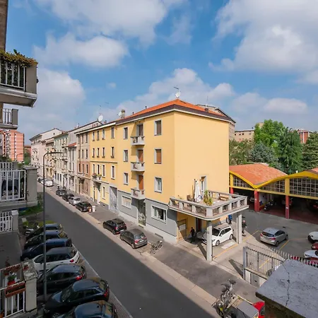 Apartment M2 Stylish Within Walking Distance Of The Navigli District Milan