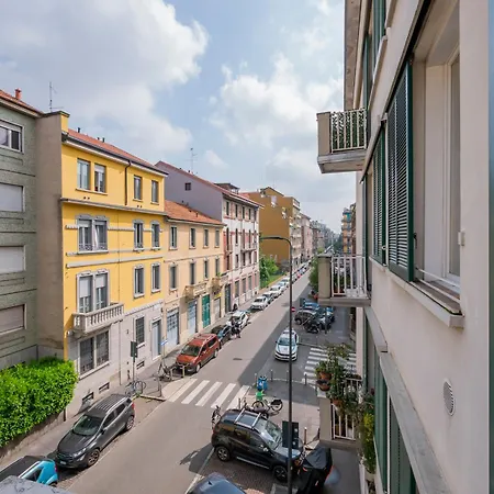 M2 Stylish Within Walking Distance Of The Navigli District Apartment Milan