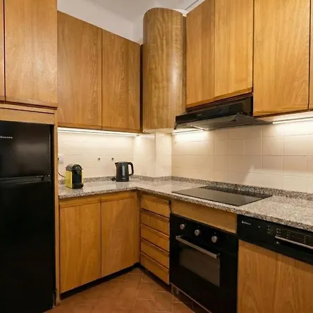 Spacious Modern Ac Close To Metro