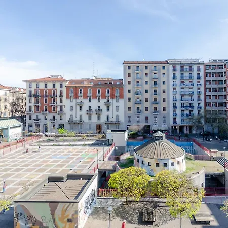 Elegante E Spaziosa Per Gruppi E Famiglie, 2 E 2 Bagni, Nel Cuore Di Milano, Con Affaccio Su Piazza Gramsci Daire