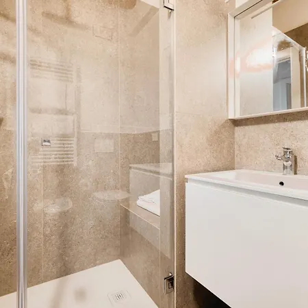 Luxury 5br Retreat Near Navigli Appartamento Milano