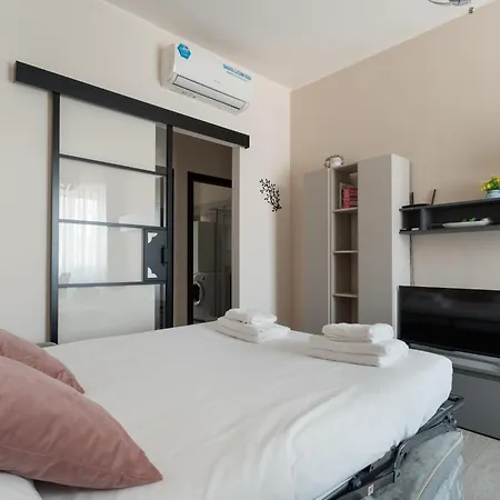 Daire Guesthost - Balcony Flat X3 Linate Airport Mm4
