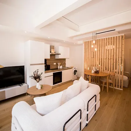 Mahon 1br Superior - Quiet, Near Tram, Metro, Duomo, Station Apartment *