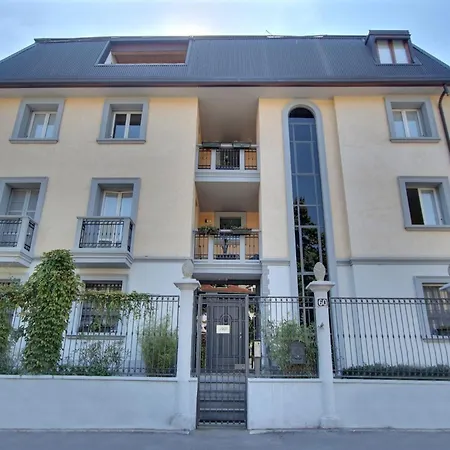 Guesthost - Modern Bocconi Apartment Milan