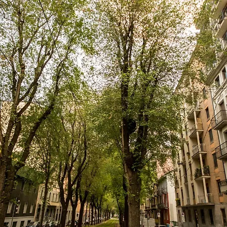 Mahon 1br Superior - Quiet, Near Tram, Metro, Duomo, Station Apartment Milan