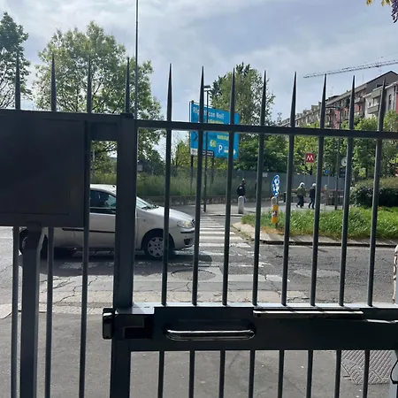 Апартаменты Escandar Metro Gambara 1 Min Parking 6euros Per Day *