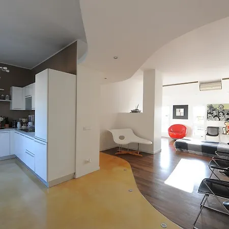 Piazza Napoli Penthouse Milan