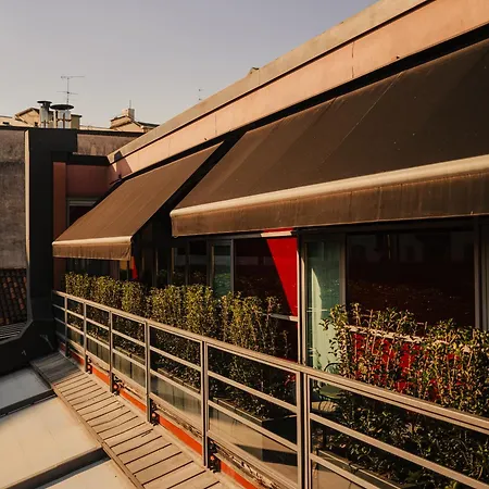 Aethos 5* Milánó