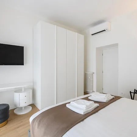 Royal - Centro Apartment Milan