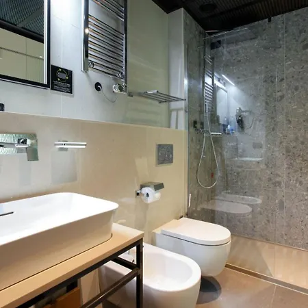 Versoverde Alzaia Naviglio Grande Hotel 4*