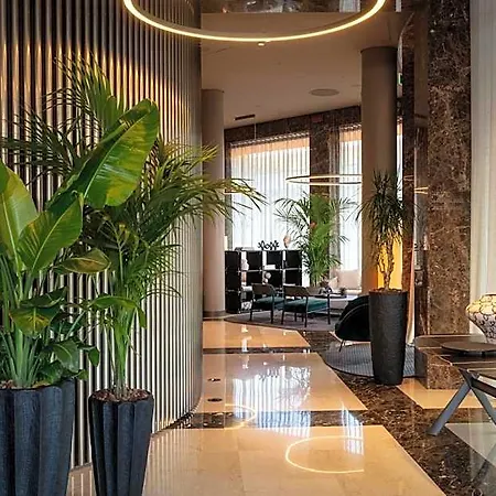 Crowne Plaza By Ihg 4*