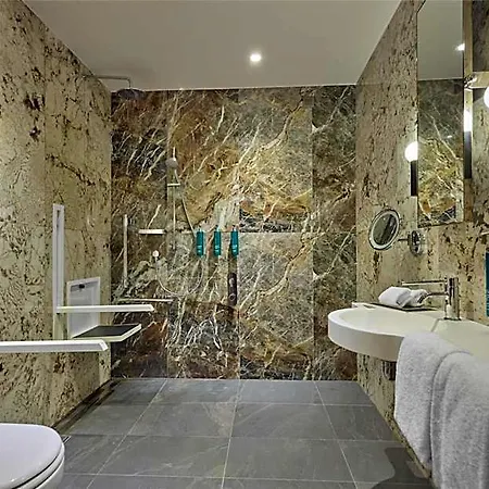 Hilton 4*
