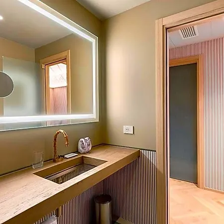 Qc Porta Romana Hotel 4*