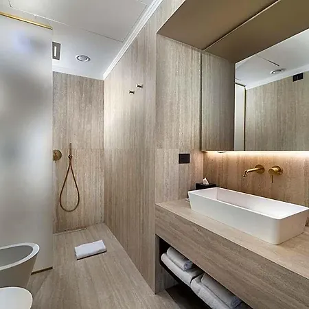 The Glamore Duomo 5* Milan