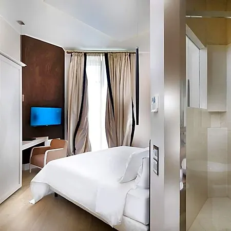 The Glamore Duomo 5* Milan