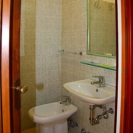 Отель Adelchi