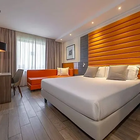 Ih Lorenteggio Hotel