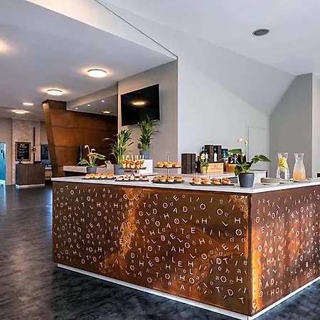 Ih Lorenteggio Hotel