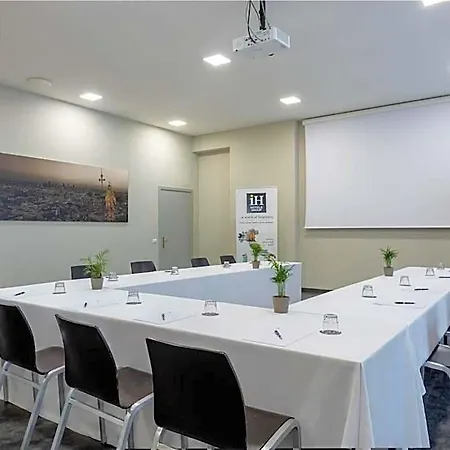 Ih Lorenteggio Hotel 4*