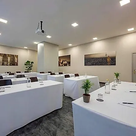 Ih Lorenteggio Hotel 4*