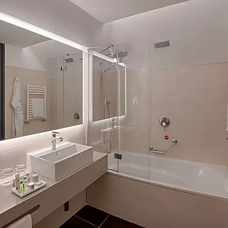 Nh Collection Touring Hotel