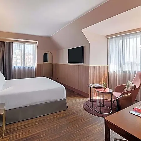 Nh Collection Touring Hotel