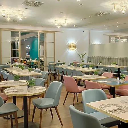 Hotel Nh Collection Touring 4*