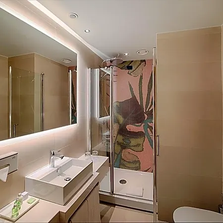 Hotel Nh Collection Touring 4*