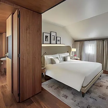Mandarin Oriental, Ξενοδοχείο