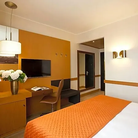 Starhotels Tourist 4*