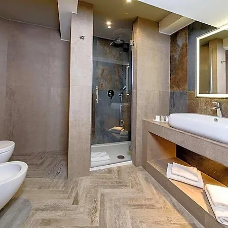 Hotel Just 4*