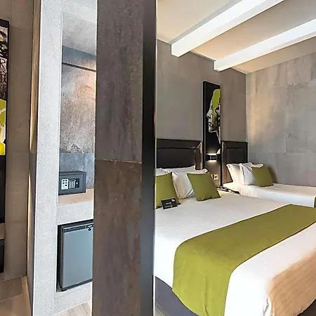 Hotel Just 4*