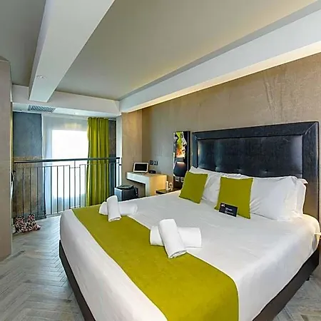 Just Hotel 4*