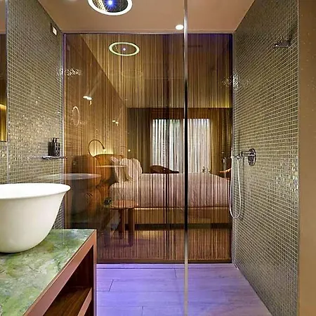 Milan Suite Hotel 4*