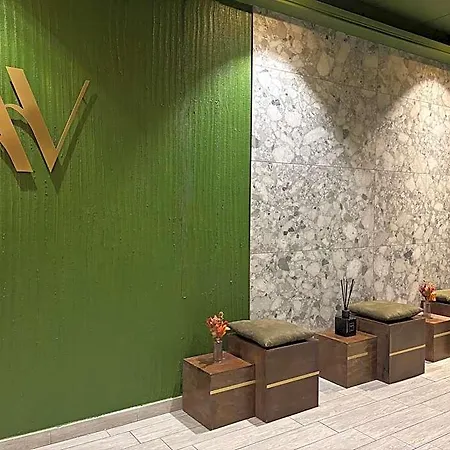 Hotel Av 2*