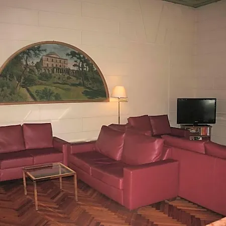 Albert Hotel