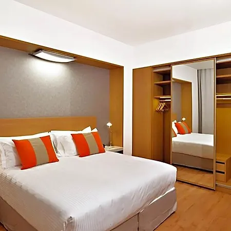 Hilton Garden North 4*