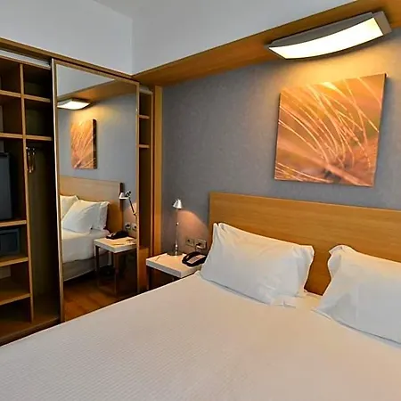 Hilton Garden North 4*