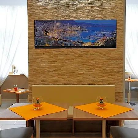 Montecarlo Hotel 3*