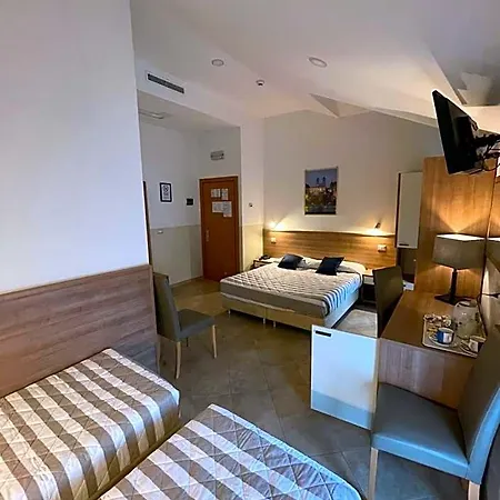Montecarlo Hotel