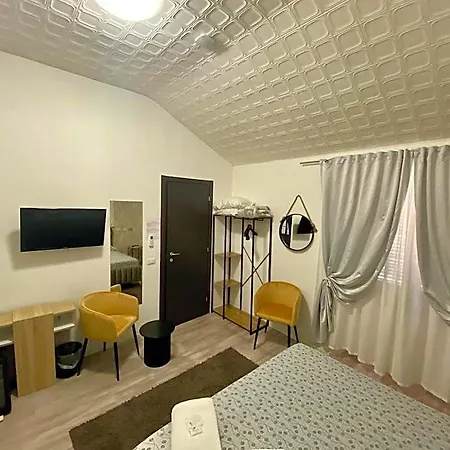 Pensión Minas 3*
